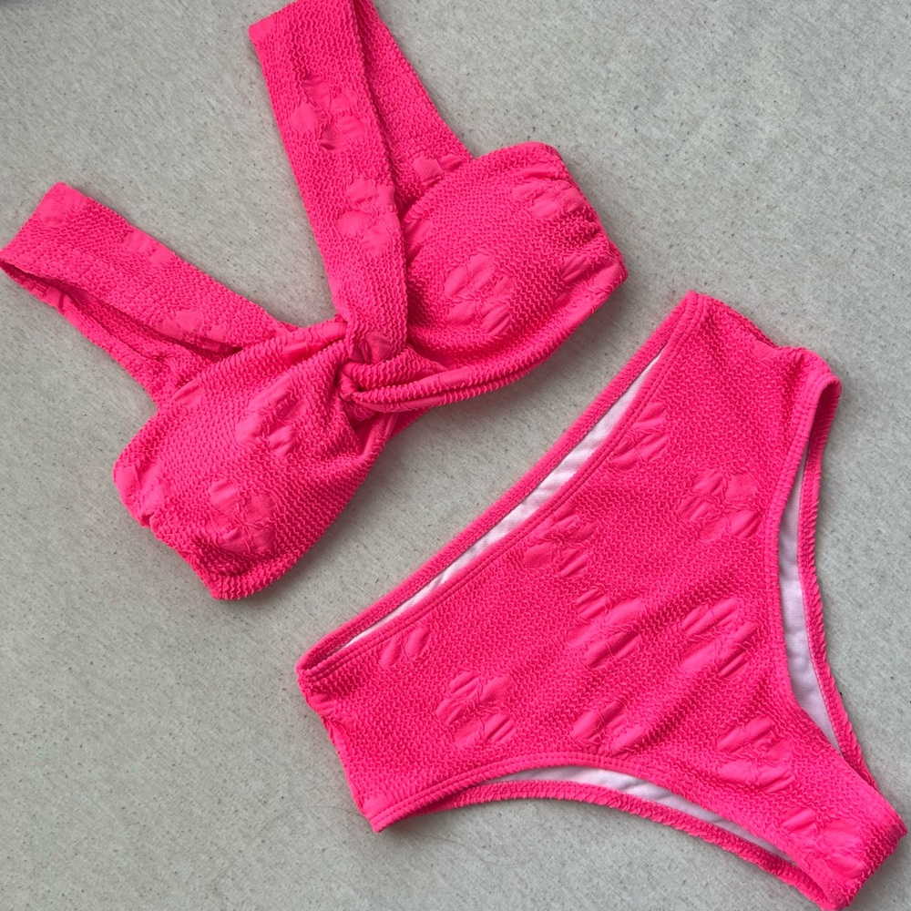 NEW full bikini set hot pink floral swimwear with twist details - Picture 8 of 12